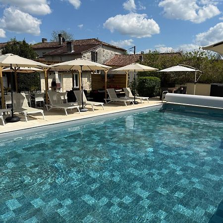 Chambre D'Hotes Naturiste Le Jardin Des Hirondelles Blanzaguet-Saint-Cybard Exterior foto