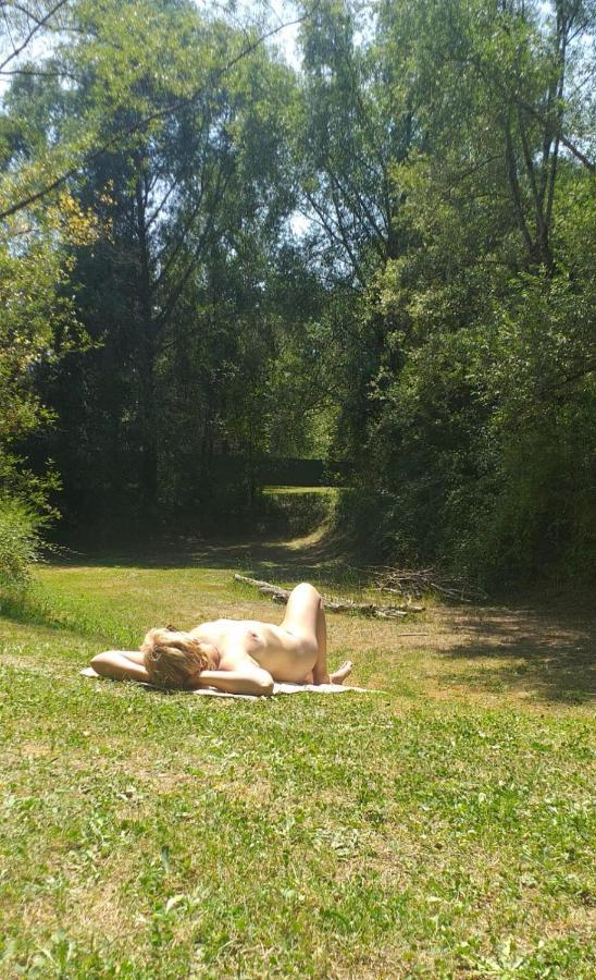 Chambre D'Hotes Naturiste Le Jardin Des Hirondelles Blanzaguet-Saint-Cybard Exterior foto