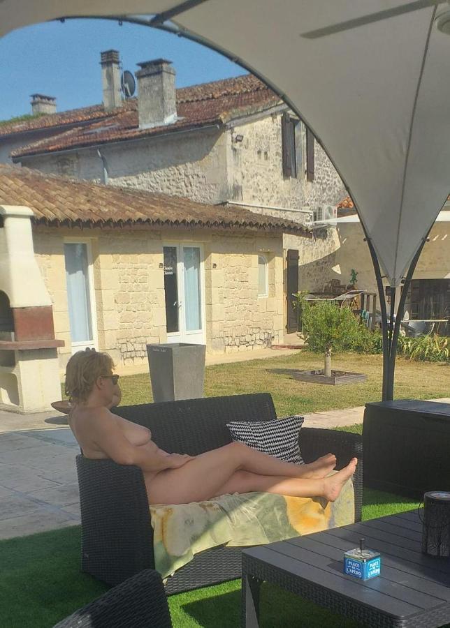 Chambre D'Hotes Naturiste Le Jardin Des Hirondelles Blanzaguet-Saint-Cybard Exterior foto