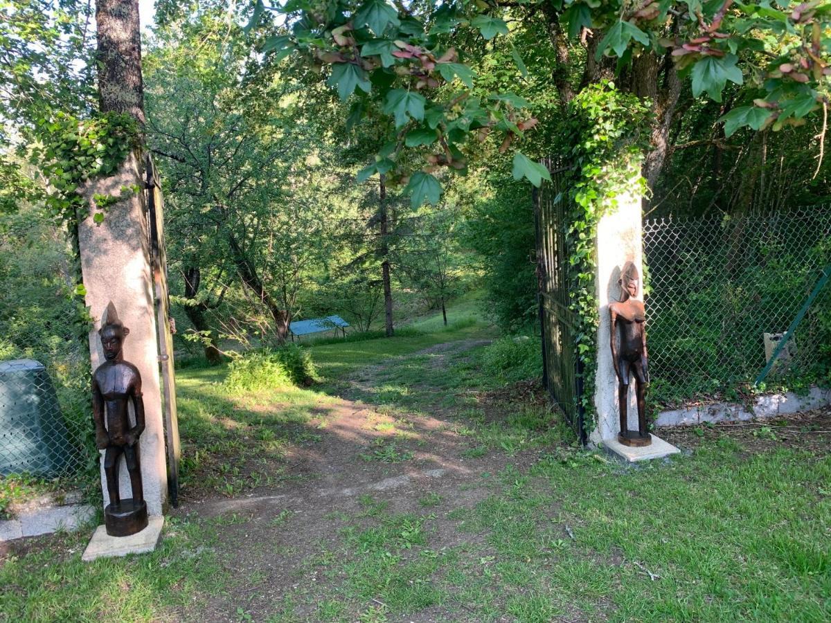 Chambre D'Hotes Naturiste Le Jardin Des Hirondelles Blanzaguet-Saint-Cybard Exterior foto
