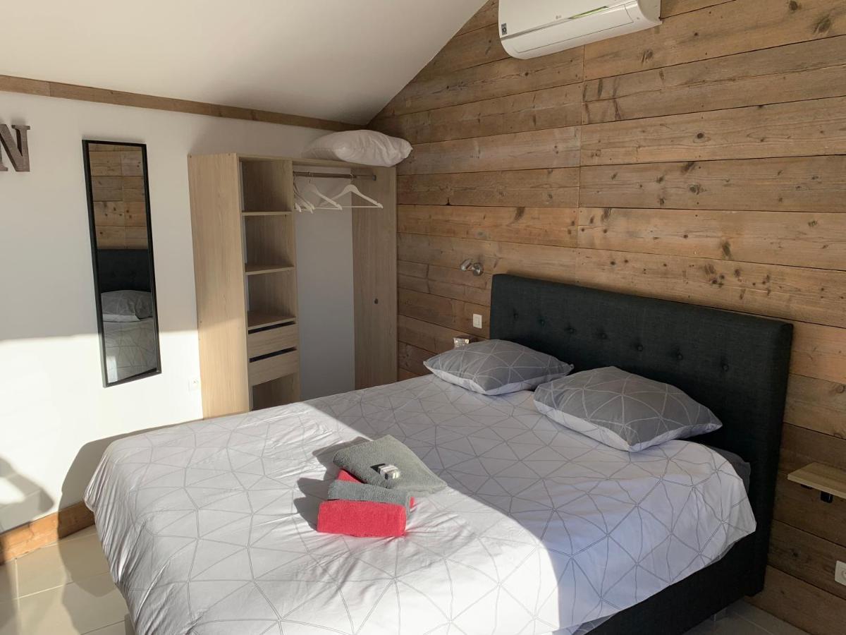 Chambre D'Hotes Naturiste Le Jardin Des Hirondelles Blanzaguet-Saint-Cybard Exterior foto