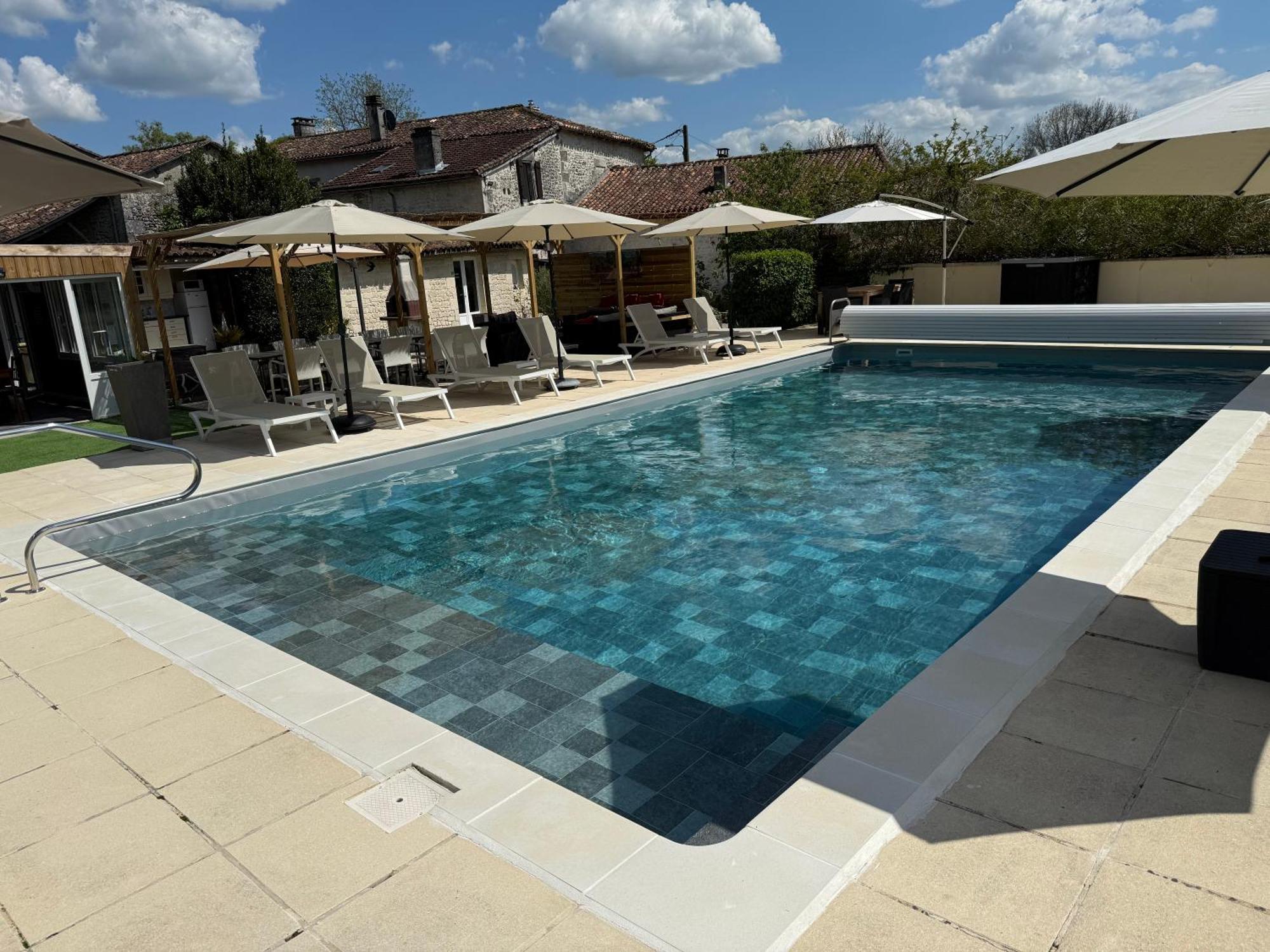 Chambre D'Hotes Naturiste Le Jardin Des Hirondelles Blanzaguet-Saint-Cybard Exterior foto