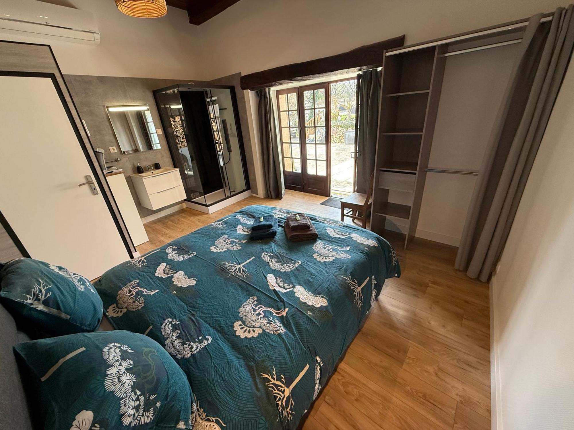 Chambre D'Hotes Naturiste Le Jardin Des Hirondelles Blanzaguet-Saint-Cybard Exterior foto